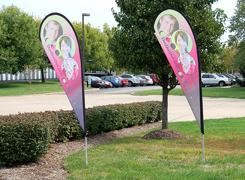 V-Flag Razor and Teardrop - Outdoor Banner Stands 