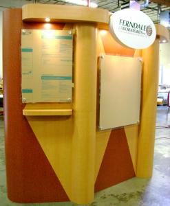 10' x 10' Euro LT Modular Laminate Display with Custom Stripe