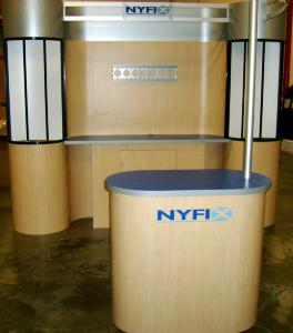 10' x 10' Euro LT Modular Laminate Exhibit with Oval LT-126 Laminate Counter